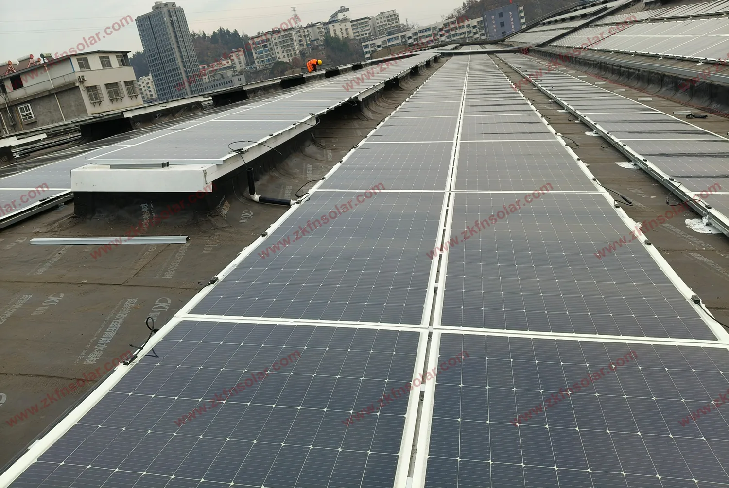 武汉东风锻造轻质光伏项目实景